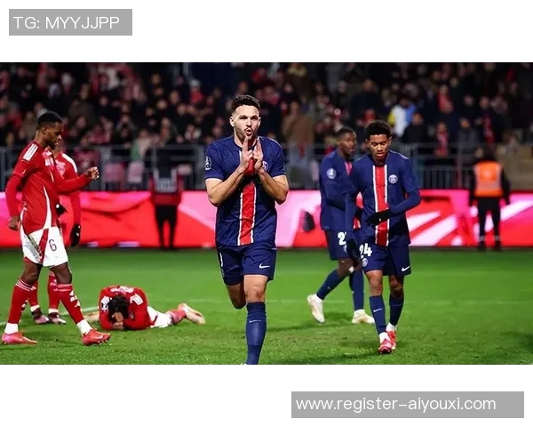 德甲焦点战巴黎圣日耳曼与莱比锡鏖战无果赛后引发热议与反思 德甲焦点战巴黎圣日耳曼与莱比锡鏖战无果赛后引发热议与反思