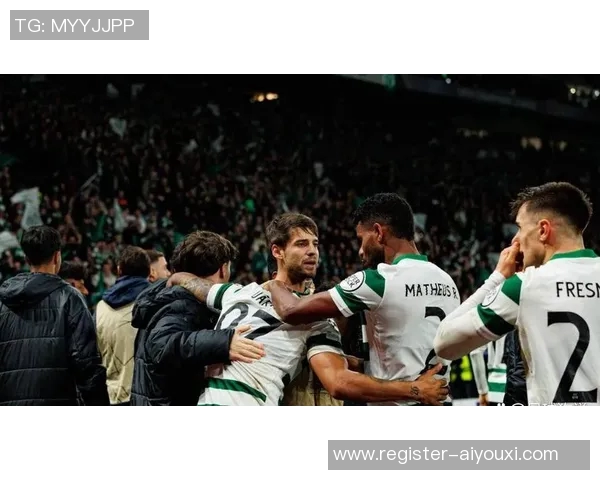 欧冠激战：AC米兰逆转曼联绝杀时刻点燃全场激情