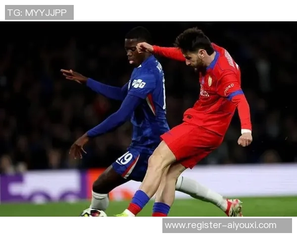 英超激战:里昂大胜皇马神奇扑救点燃全场热情与转会风波 英超激战:里昂大胜皇马神奇扑救点燃全场热情与转会风波